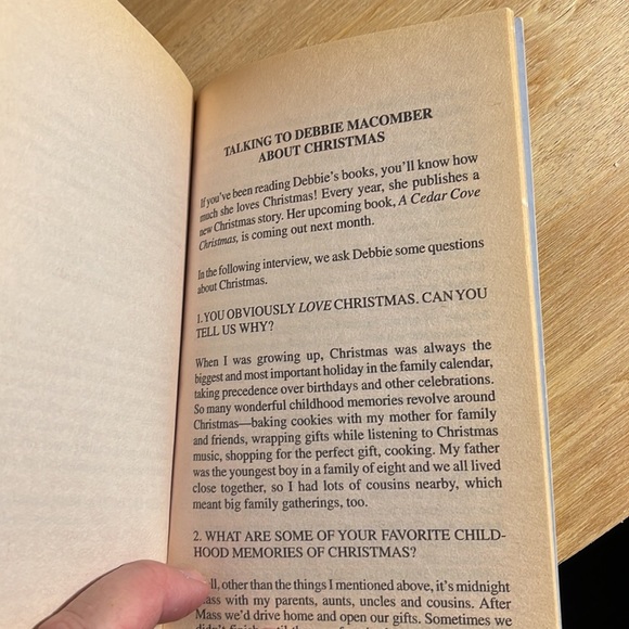 📚2/$14; 3/$16; 4/$18; 5/$20 ADD $2 for any additional books! ENJOY📚📚📚 - Picture 6 of 9